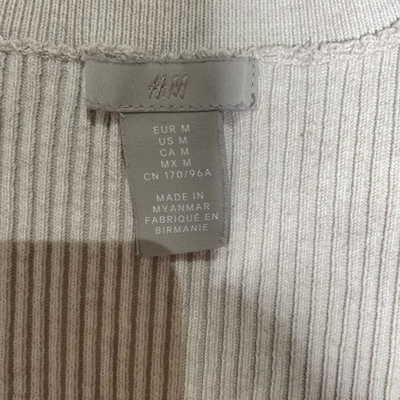 Ribbed-Knit Tank (M) - Picture 2 of 9